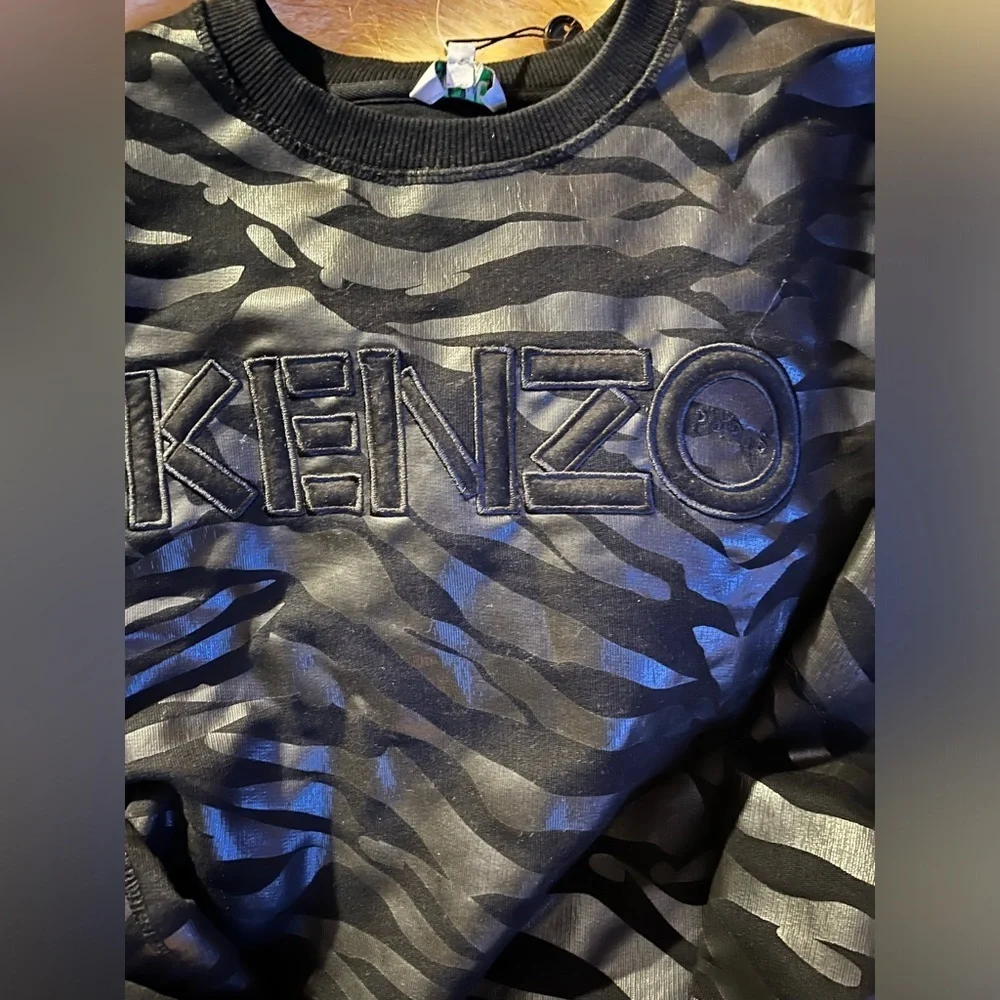 - Kenzo animal print sweatshirt size medium black cotton